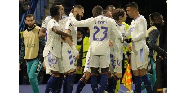 Benzema guida il Real a battere il Chelsea