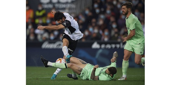 Dopo aver battuto Barcellona e Real Madrid, le 24 corone sono finalmente cadute