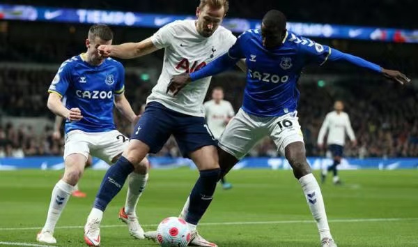 Il Tottenham ha segnato 9 gol in 2 partite e alla fine è tornato al massimo della forza